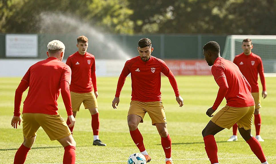Kelechi Iheanacho, Bursaspor và hóa đơn lương của một gã khổng lồ sa cơ
